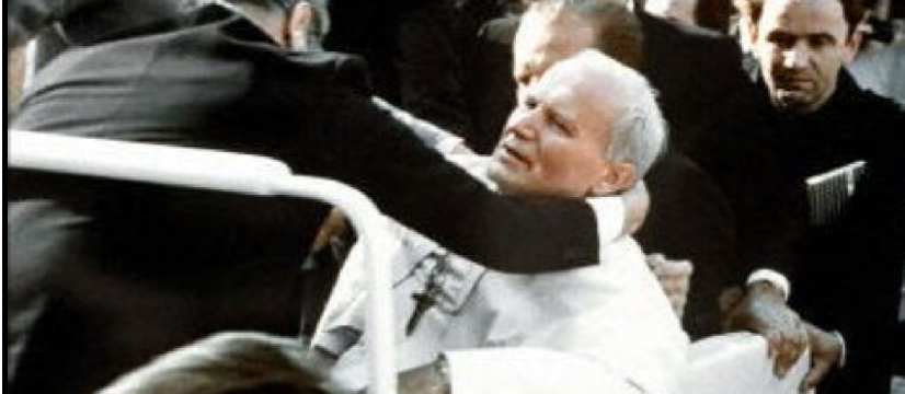 35 lat temu o 17:19 Mehmet Ali Agca strzelił do Jana Pawła II. Wciąż nie ... - wPolityce.pl