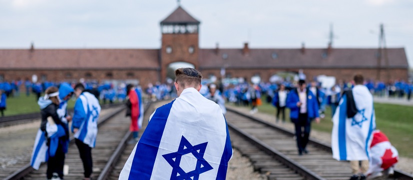 Marsz Żywych w Auschwitz-Birkenau. „Podejmujemy zobowiązanie, aby ... - wPolityce.pl