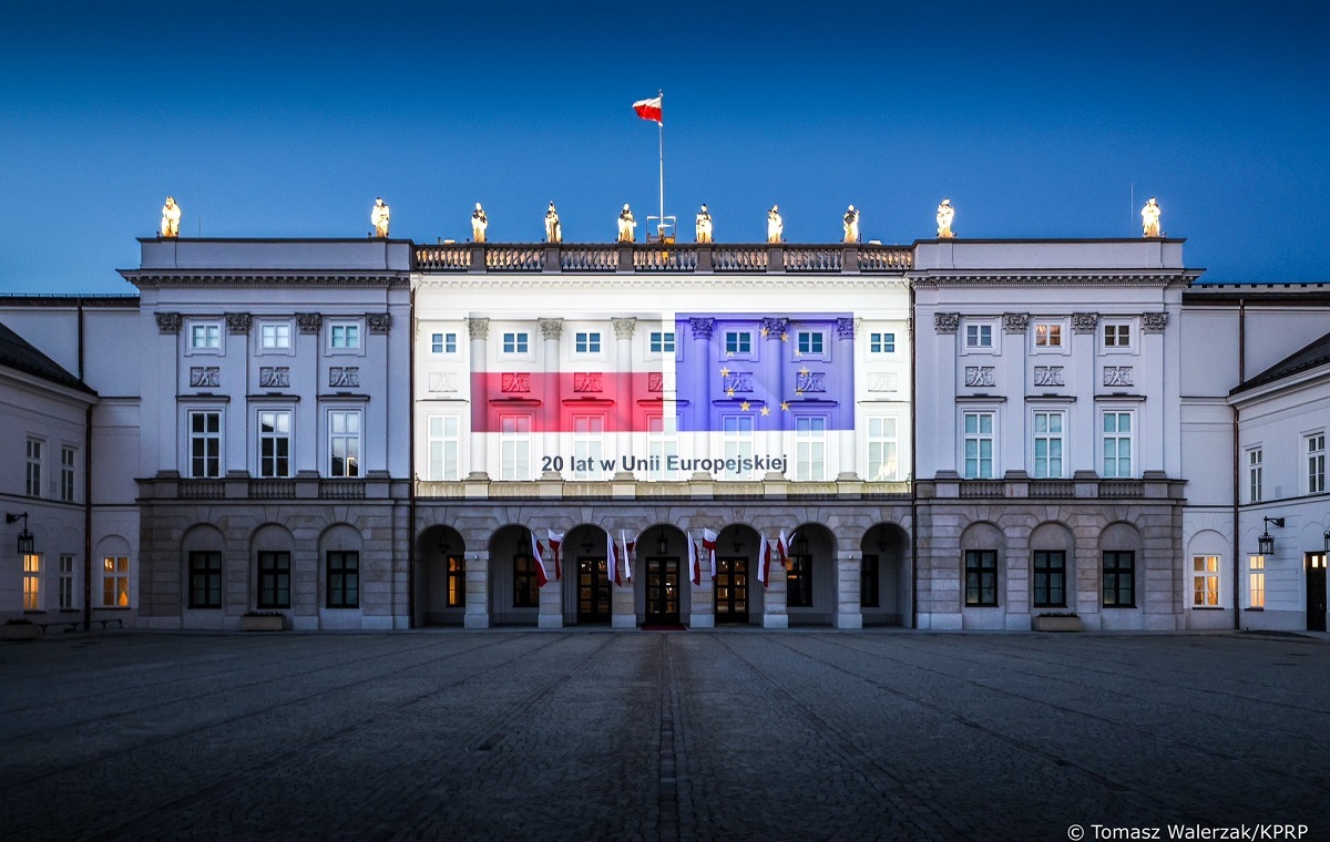 Iluminacja z okazji 20 rocznicy przystąpienia Polski do UE