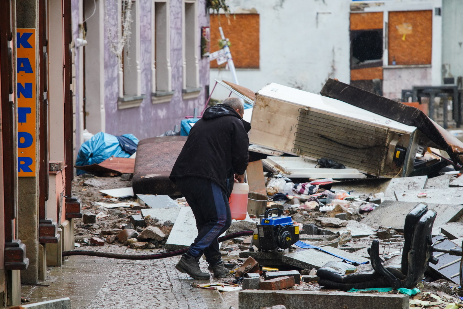 Opadająca woda odkryła dramatyczny obraz kłodzka. „na odbudowę potrzeba 5-6 lat”