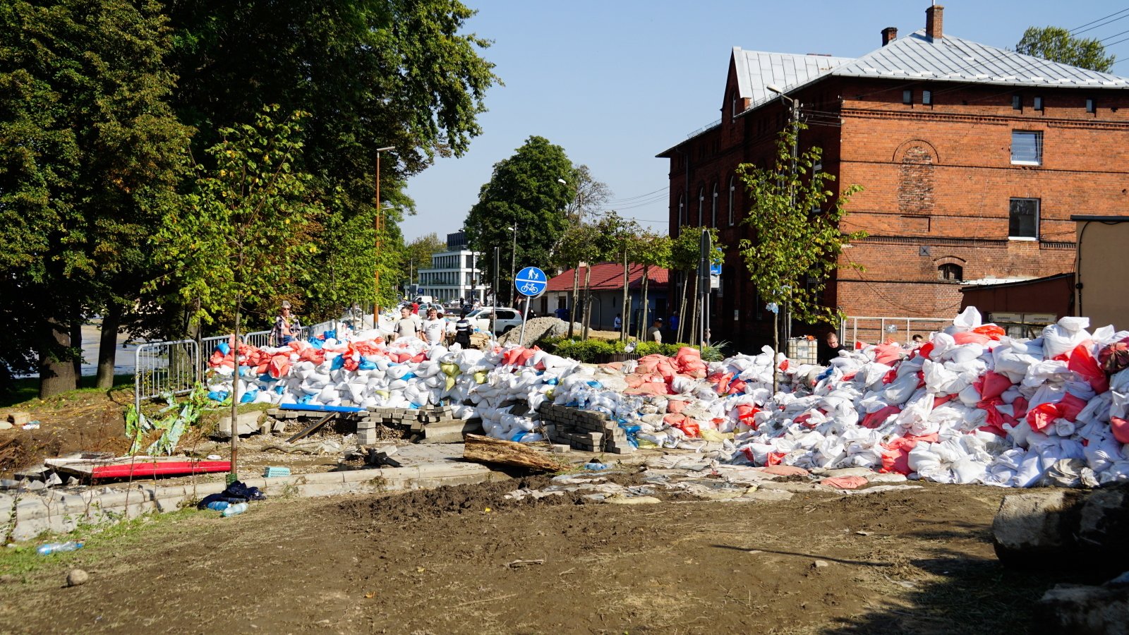 Odwołano ewakuację nysy. większość mieszkańców może wracać do domów