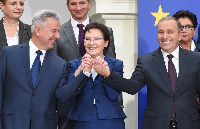 Kiedy przyjdą podpalić dom, zamknij drzwi, schowaj się i siedź cicho...