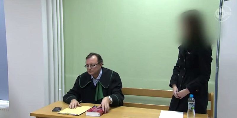 Pijana wjechała do przejścia podziemnego. Izabella Ch. wciąż na wolności