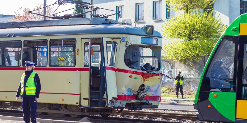 Poznań zderzyły się tramwaje i samochody. Blisko 30 osób