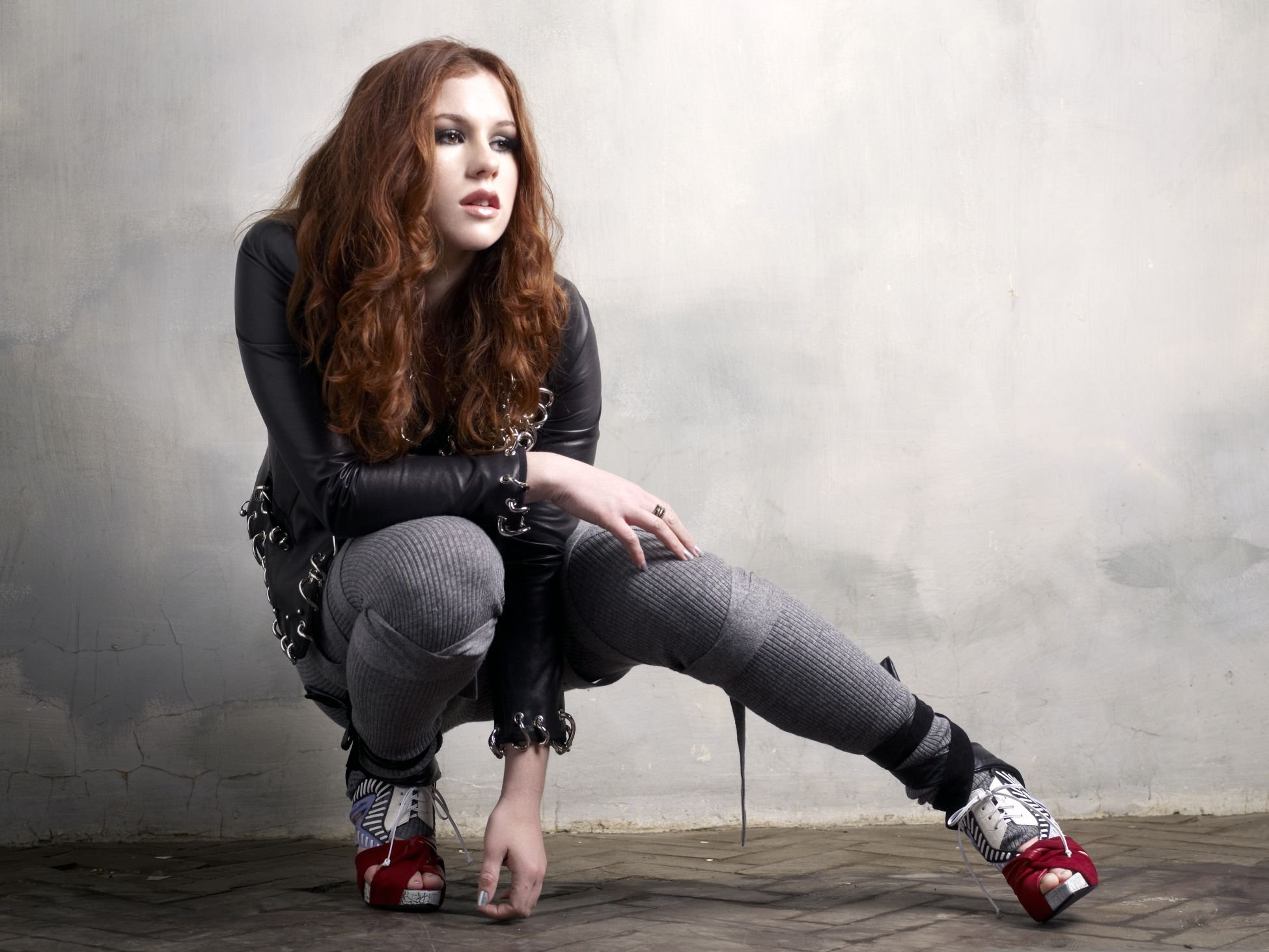 Powraca KATY B Rudowłosa Sensacja Muzyki Tanecznej