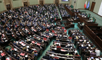 Sejm odrzucił poprawki Senatu do ustawy obniżającej VAT