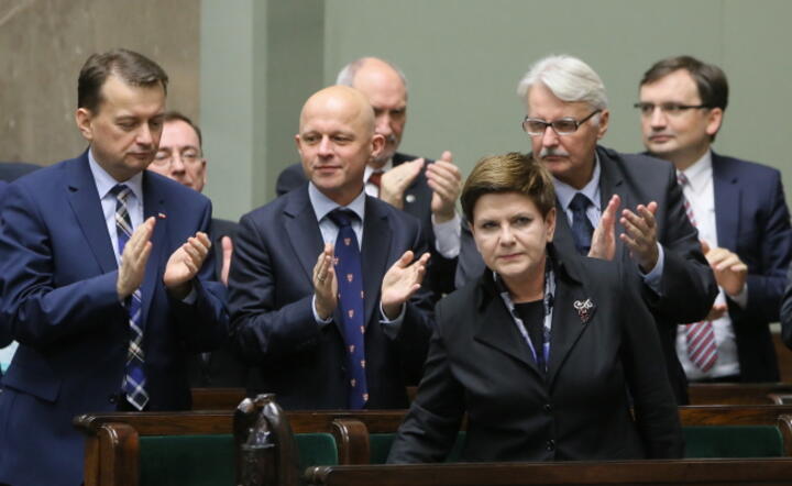Premier Beata Szydło w Sejmie po sukcesie w głosowaniu nad wotum zaufania dla jej rządu, fot. PAP/Paweł Supernak