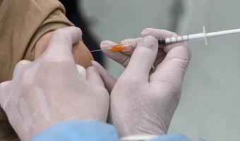 Europarlament poparł wydawanie certyfikatów szczepionkowych