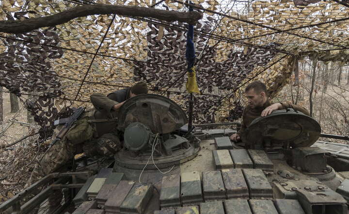 Ukraińscy żołnierze na froncie w Doniecku / autor: PAP/EPA/YAKIV LIASHENKO