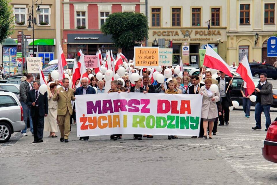 fot. Marsz dla Życia i Rodziny w Dzierżoniowie