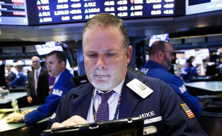 Makler na Wall Street, fot. PAP/EPA/Justin Lane