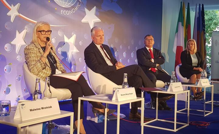 Wicepremier Jarosław Gowina na jednym z paneli Forum Ekonomicznego w Krynicy / autor: Twitter @NAUKA_GOV_PL