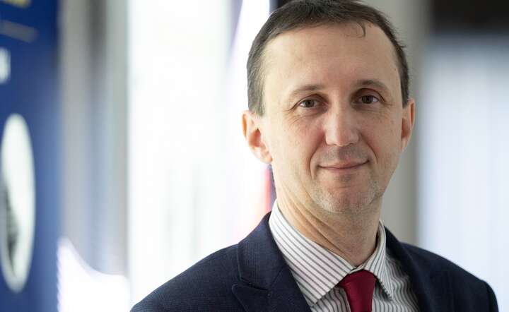 Prof. SGH dr Ireneusz Dąbrowski z Rady Polityki Pieniężnej: RPP zgodna co do potrzeby obniżania stóp / autor: Fratria / Andrzej Wiktor