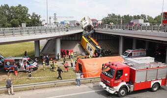 Tragiczny wypadek autobusu w Warszawie. Jedna osoba zginęła