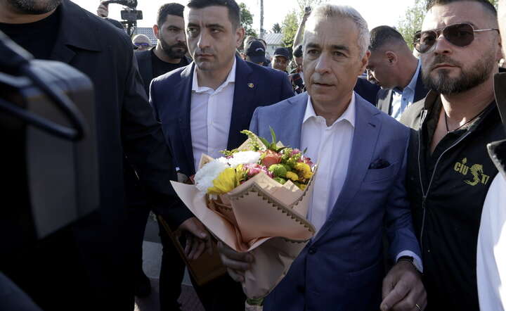 George Simion, szef prawicowej partii AUR jest faworytem w sondażach / autor: PAP/EPA/ROBERT GHEMENT