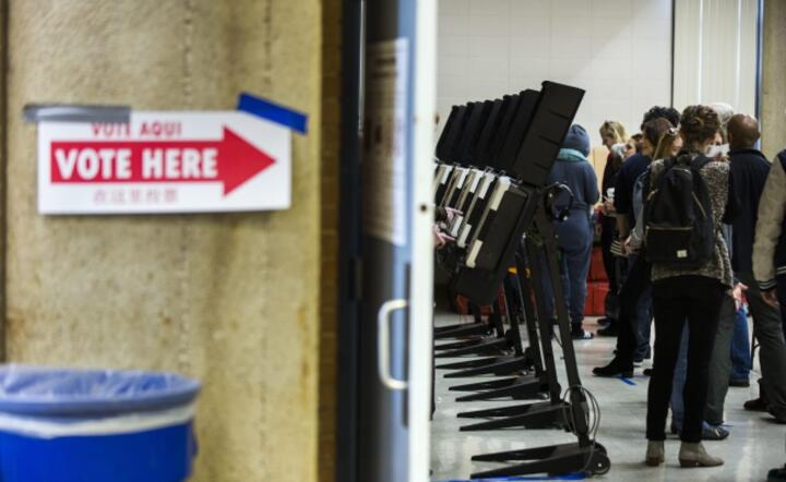 W USA trwa już głosowanie w wyborach prezydenckich w systemie tzw. early voting, fot. PAP/EPA/JIM LO SCALZO 