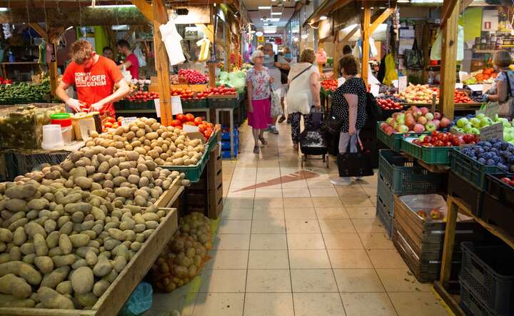 Bazar na ulicy Szembeka w Warszawie / autor: Andrzej Wiktor/Fratria
