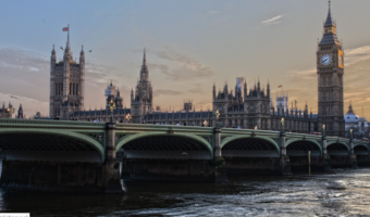 Brytyjski rząd chce zawiesić parlament - teraz na 6 dni