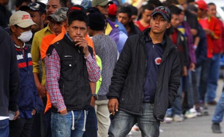 Migranci w Meksyku / autor: PAP/EPA/ALEJANDRO ZEPEDA