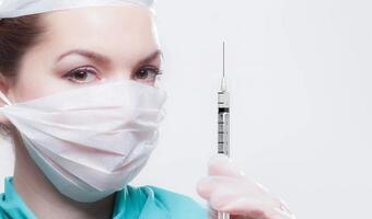 Müller: rozpoczęcie szczepień na COVID za tydzień - realne