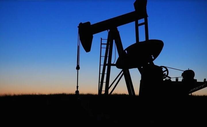 Wydobycie ropy naftowej  / autor: Pixabay 