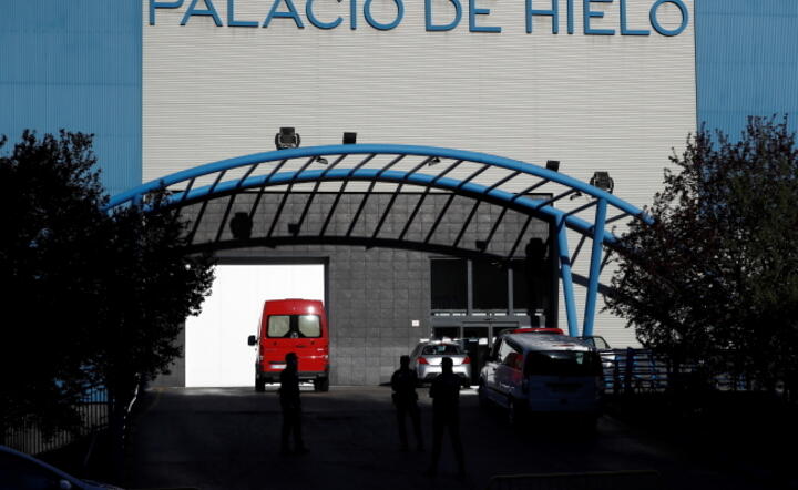 "Pałac lodu", który posłuży teraz za prowizoryczną kostnicę, Madryt, Hiszpania / autor: EPA/PAP