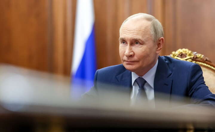 Prezydent Rosji Władimir Putin w gabinecie na Kremlu, 2 czerwca 2025 / autor: PAP/EPA/GAVRIIL GRIGOROV/SPUTNIK