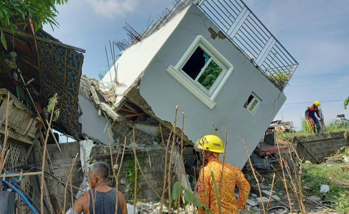trzęsienie ziemi w Filipinach / autor: fotoserwis PAP