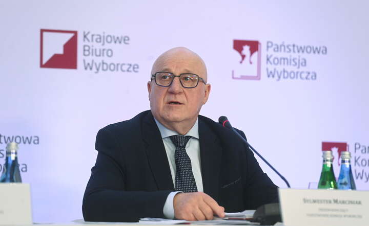 Przewodniczący Państwowej Komisji Wyborczej Sylwester Marciniak na konferencji prasowej w siedzibie PKW w Warszawie / autor: PAP/Piotr Nowak