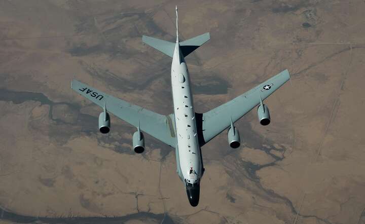 Amerykański samolot-cysterna KC-135 / autor: Pixabay