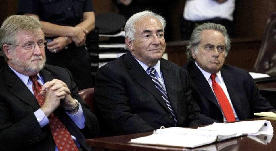 Zadowolony Strauss-Kahn w nowojorskim sądzie. Fot. PAP/EPA