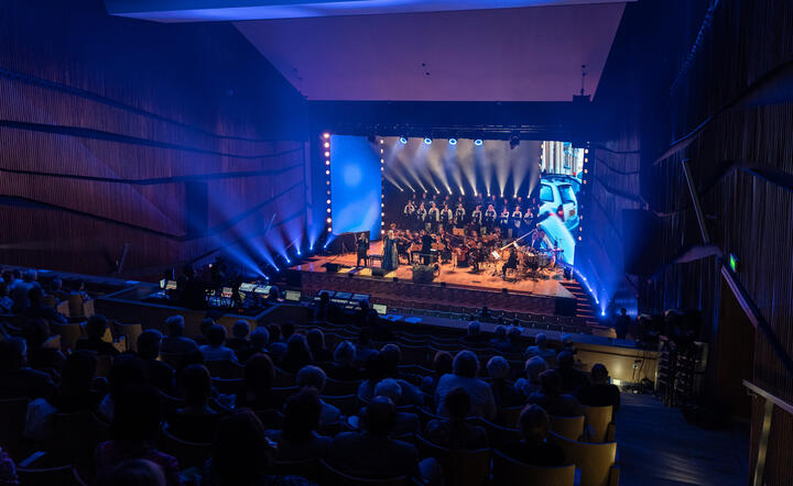 „Lustra” koncert symfoniczny uświetnia 30-lecie Kasy Stefczyka