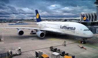 Lufthansa oszczędza na jedzeniu. Bez darmowego cateringu na europejskich trasach