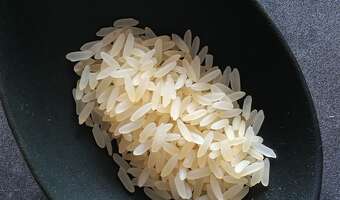 Gotujesz ryż w woreczku? Zobacz czym może to grozić