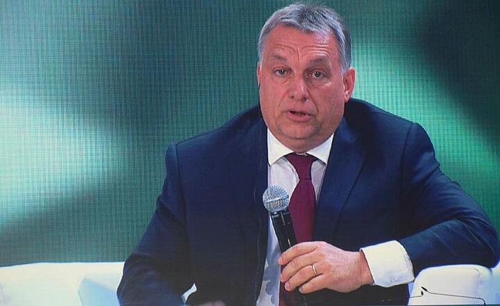 Orban: Musimy zmienić decyzję o relokacji imigrantów