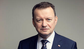 Szef MON: rząd Tuska był gotowy oddać połowę Polski