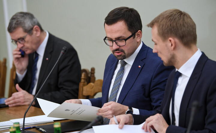 Komisja VAT podczas przesłuchania / autor: fot. PAP/Paweł Zaborowski