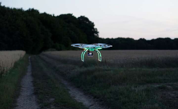 Częścią kontroli polskich gospodarstw są dronowe weryfikacje upraw / autor: Pixabay