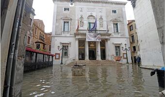 Burmistrz Wenecji: straty po powodzi to setki milionów euro