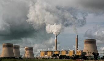 Timmermans chce 200 euro za tonę CO2! Ceny szaleją jak nigdy
