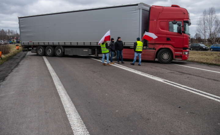 Międzynarodowy protest rolników przy polsko-ukraińskim przejściu granicznym w Dorohusku / autor:  PAP/Wojtek Jargiło