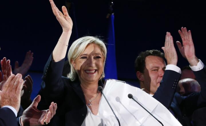 Marine Le Pen świętuje sukces wyborczy, fot. PAP/EPA/IAN LANGSDON