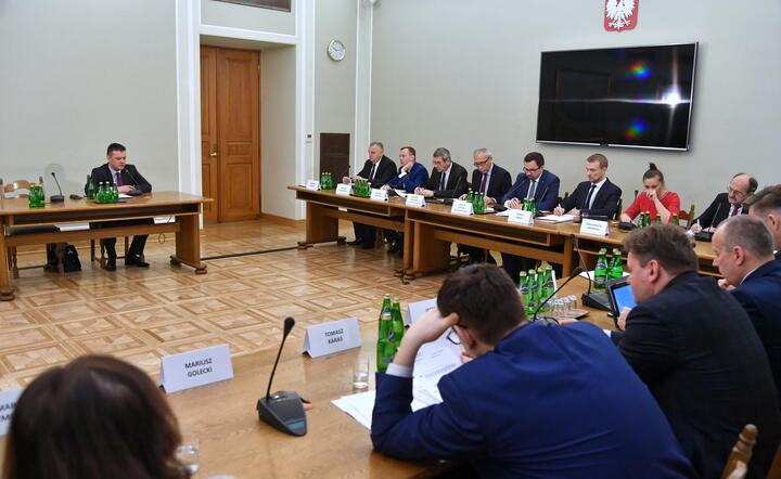 Komisja VAT podczas przesłuchania / autor: fot. PAP/Paweł Zaborowski