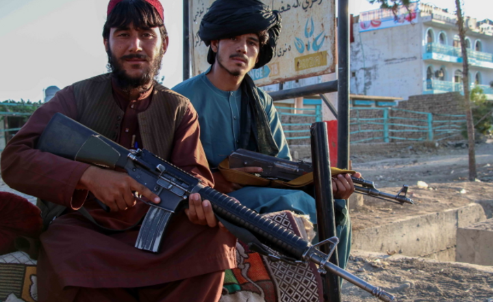 Patrol talibów w Kabulu w Afganistanie, 28 września 2021 r / autor:  	PAP/EPA/STRINGER