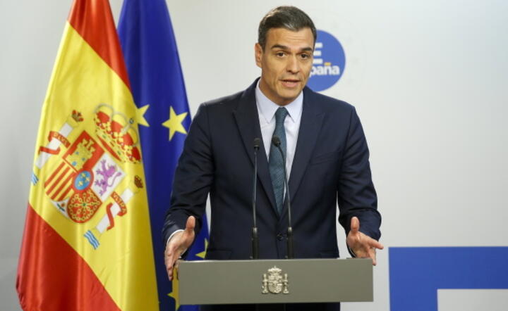 Premier Hiszpanii Pedro Sanchez czarnym koniem brukselskich gier o unijne fotele? / autor: PAP/EPA/JULIEN WARNAND