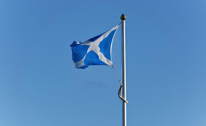 Królewski Bank Szkocji zamyka placówki