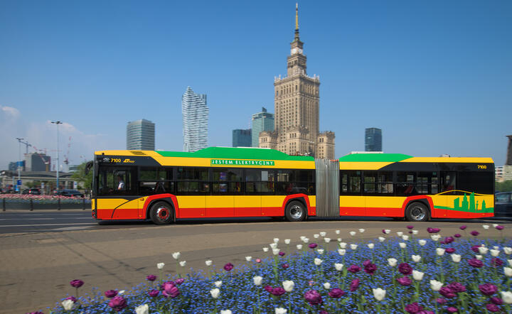 Warszawa inwestuje w autobusy zasilane gazem oraz autobusy elektryczne / autor: solarisbus.com