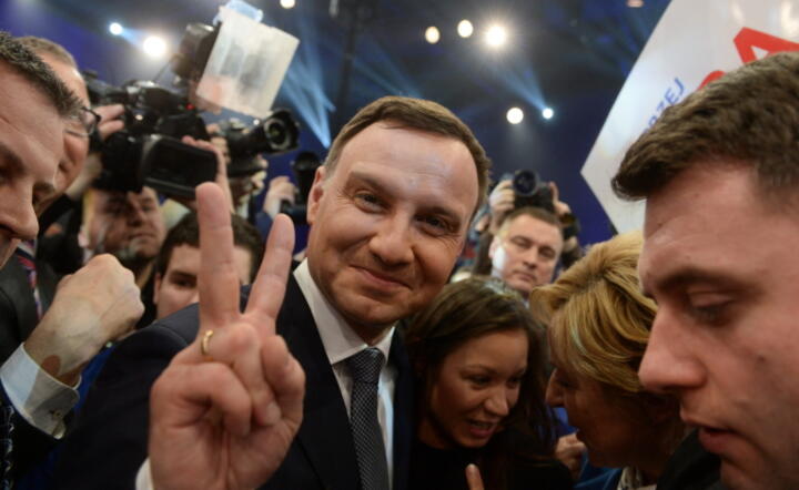 Andrzej Duda na mityngu w Warszawie, gdzie zaprezentował umowę programową z wyborcami, 28 lutego fot. PAP/ Bartłomiej Zborowski 