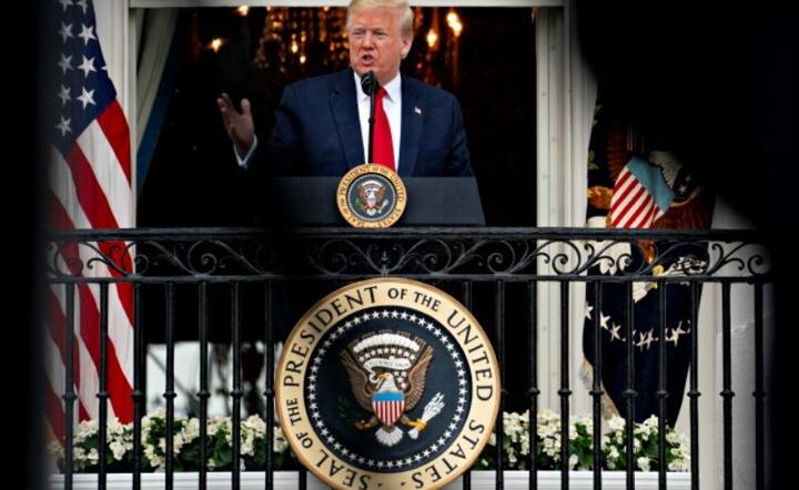 Donald J. Trump przemawia w Białym Domu na uroczystości Rolling to Remember, w Waszyngtonie, / autor: PAP/EPA/Andrew Harrer / POOL