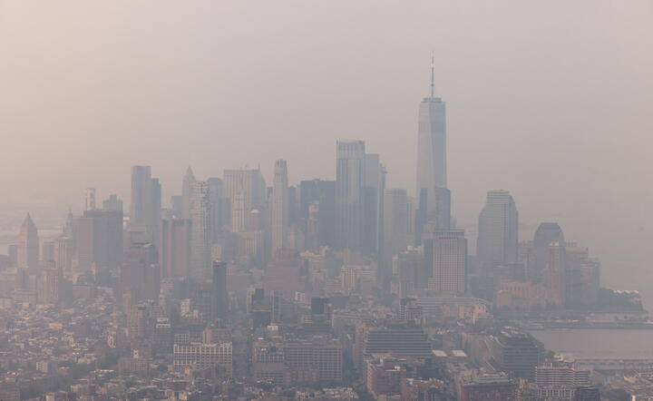 Dym z pożarów przykrył Nowy Jork